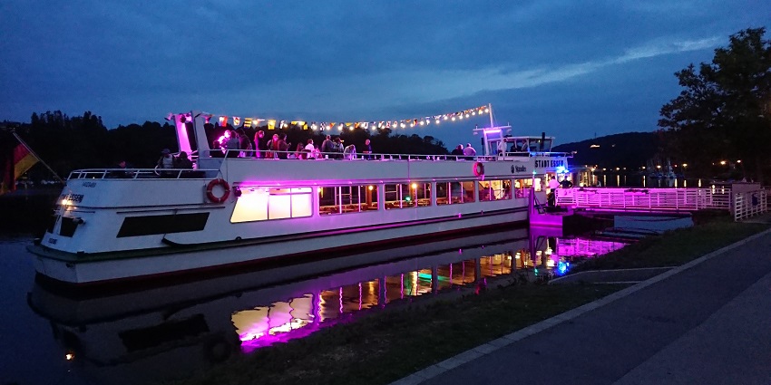 Things to see in Paris include the scenic Parisian river views.