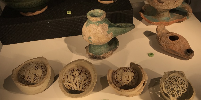 Tareq Rajab Museum displays Islamic art, artefacts, and traditional Kuwaiti treasures.