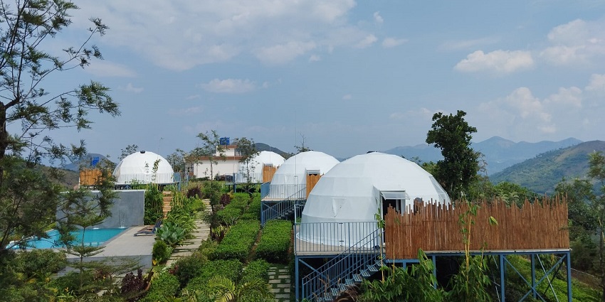 Luxurious accommodation with stunning river views and modern amenities.