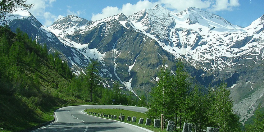 An image of Grossglockner High Alpine Road, a dramatic attraction of the highest peak.