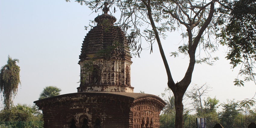 A picture of Kalachand Temple, one of the significant Buddhist temples in Kolkata.