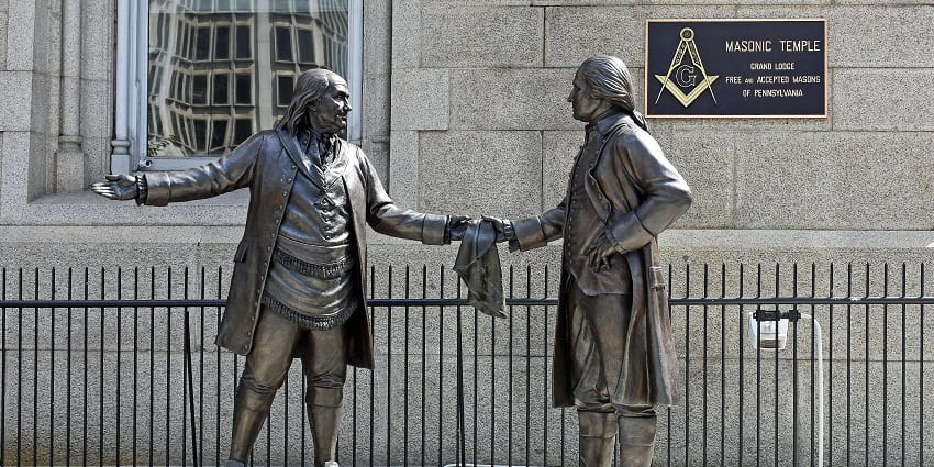 An image of a statue of two famous masons in The Masonic Temple in Philadelphia
