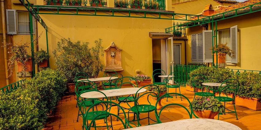 A picture of The Salt House, a romantic rooftop restaurant for Valentine's Day dinner.