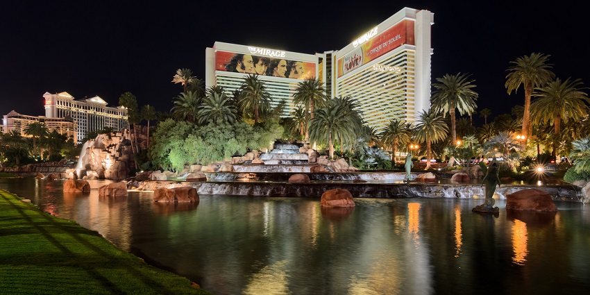 An image of the Mirage, consisting of one of the most beautiful beaches in Las Vegas.