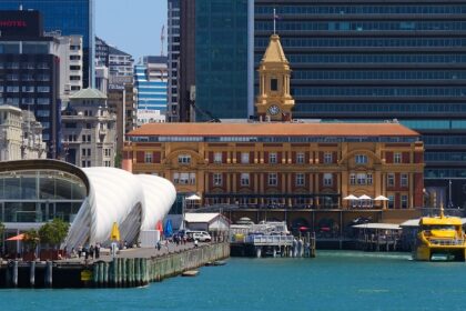 A scenic view of Auckland’s skyline, highlighting popular things to do in Auckland.