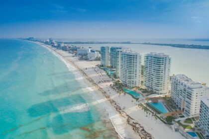 Pristine blue waters of the Caribbean Sea along Cancun’s skylines, one of the things to do in Cancun.