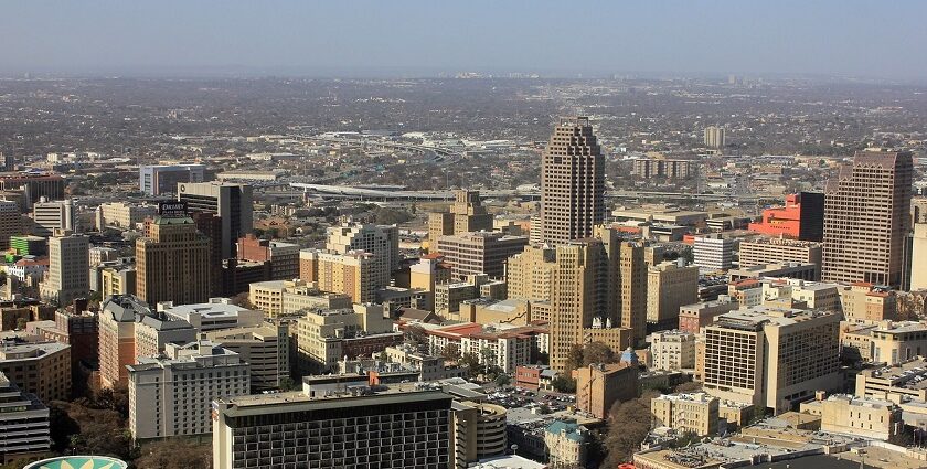 Image of Los Angeles’ skylines with Mount San Antonio in the background, California, USA.