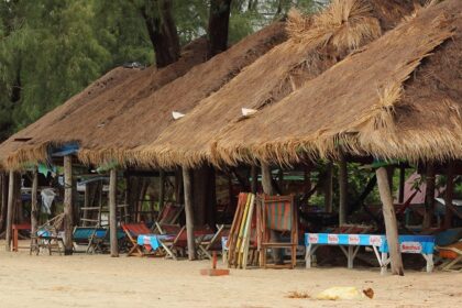 A picture of Hawaii beach, one of the popular places to visit for Valentines Day in Hawaii.