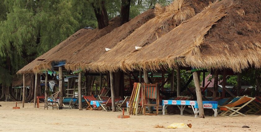 A picture of Hawaii beach, one of the popular places to visit for Valentines Day in Hawaii.