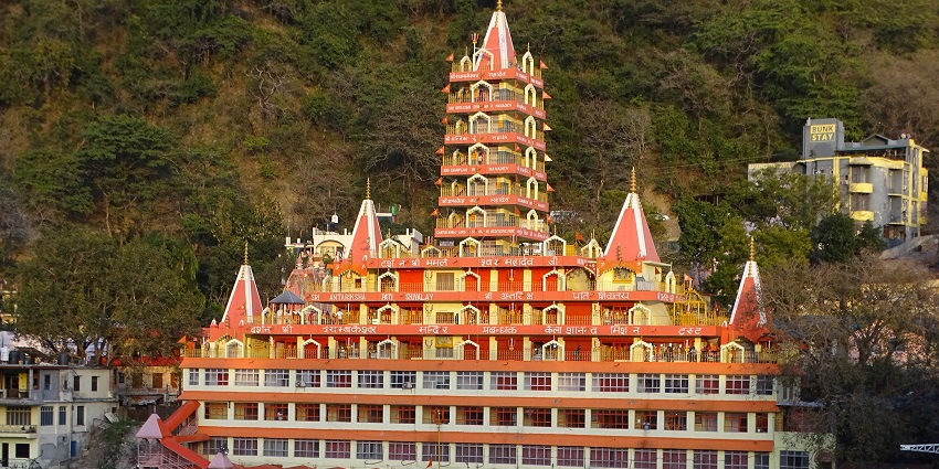Tera Manzil Temple, also known as the Trayambakeshwar Temple.