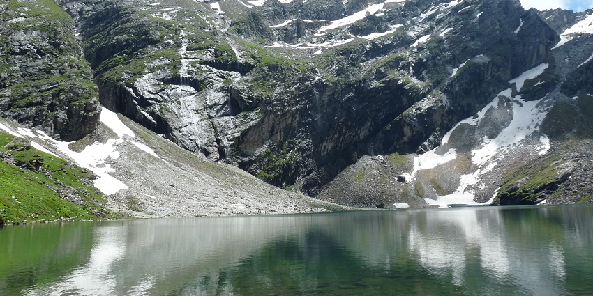 Trekking to Hemkund Sahib is one of the go-to things to do in Badrinath.