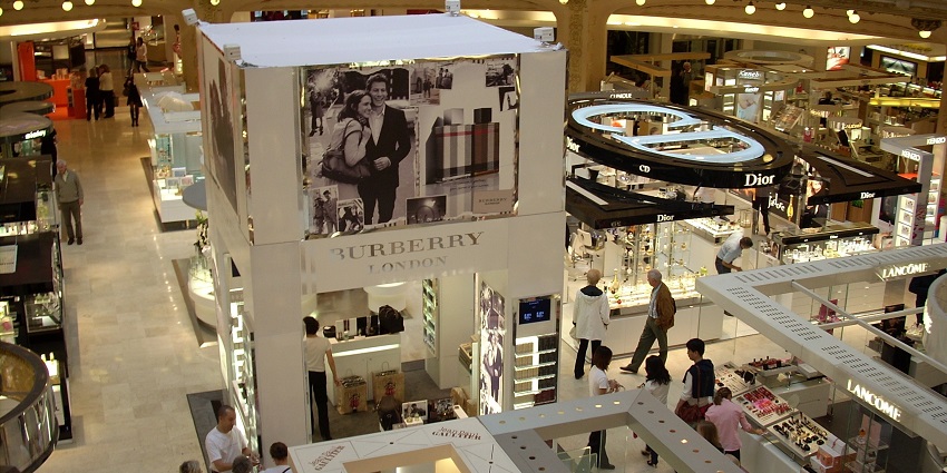 Exclusive shopping district in Paris with luxury fashion stores