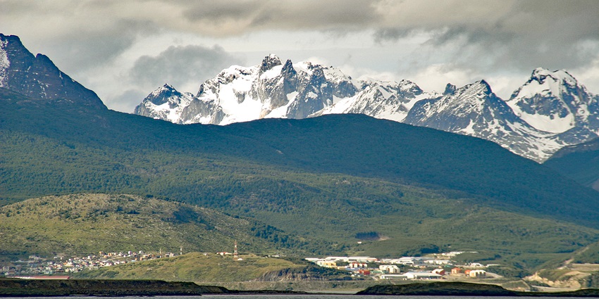 The pristine glaciers and breathtaking view of the Ushuaia