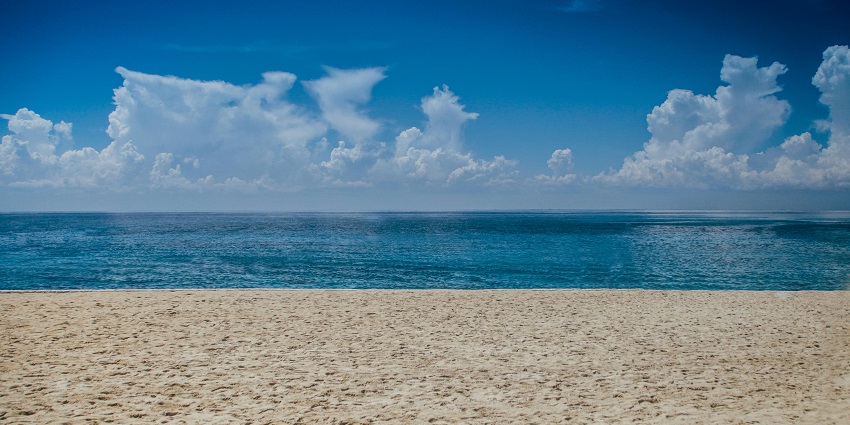 A beautiful view of Vadalur Beach in Tamil Nadu, which has an incredible coastline.