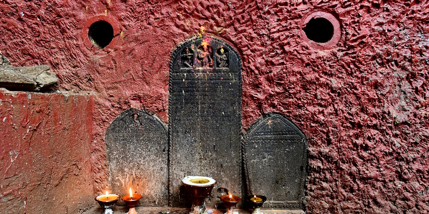 Visit the Ancient cave called Vashishta Gufa near Neelkanth Mahadev Temple.