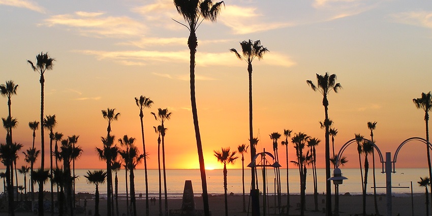 An image of the sunset view at Venice Beach, a famous beach in California