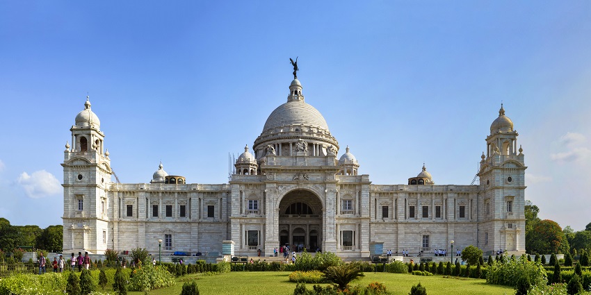 A picture of Victoria Memorial, a historic monument perfect for Valentine's Day in Kolkata.