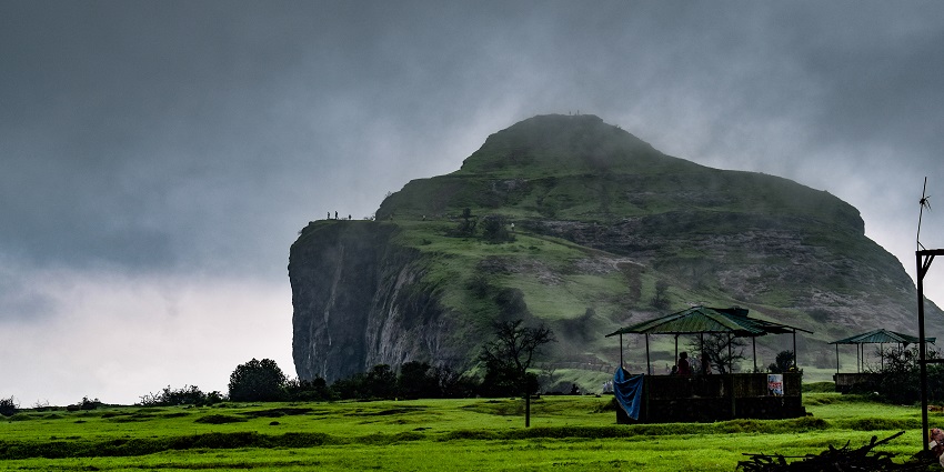 An image of a scenic view of the Western Ghats that you can see from atop Naneghat.