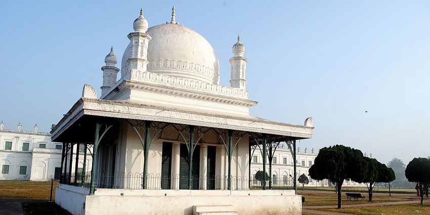 Image of Hazarduari Palace & Imambara in Murshidabad - it’s a peaceful stop that highlights the cultural and spiritual heritage