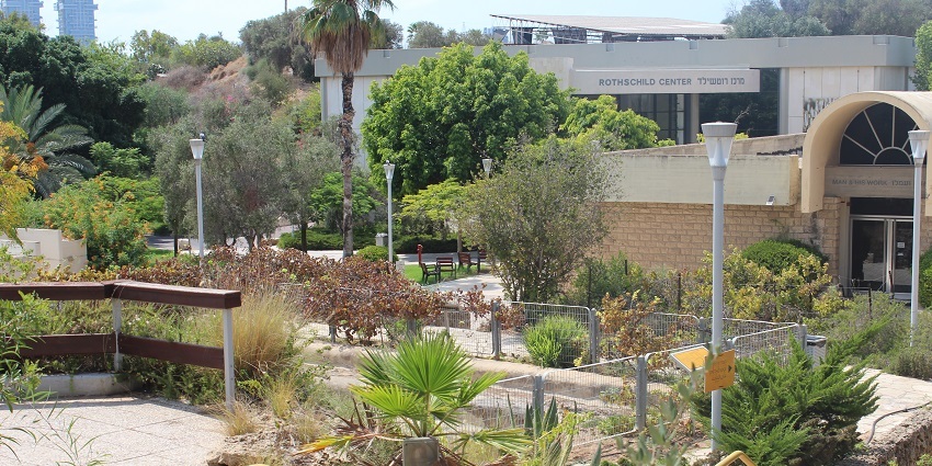 The things to do in Tel Aviv include visiting the museum showcasing archaeology and history.