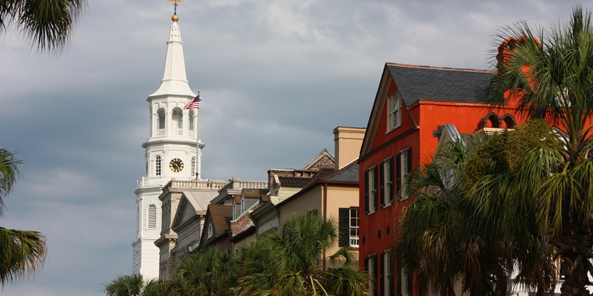 A picture of a church on the Broad Street in Charleston, taken from across the street