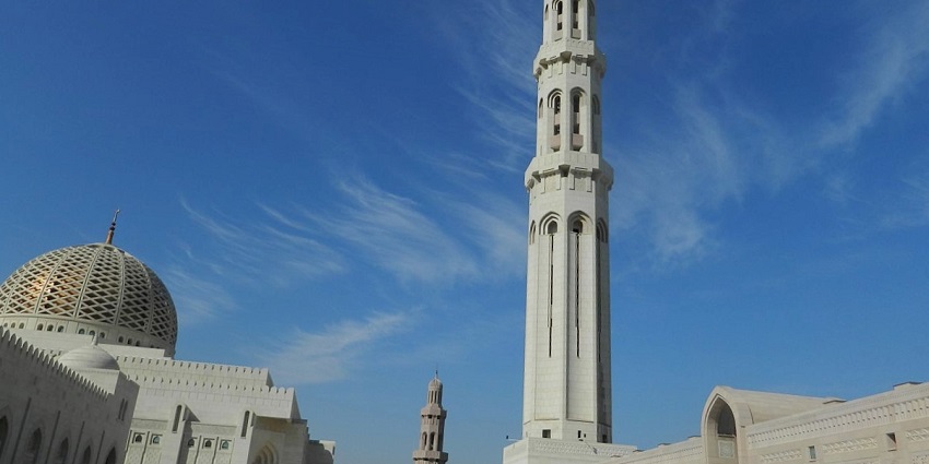 Things to do in Muscat include visiting the grand mosque with its stunning architecture and serene ambience.