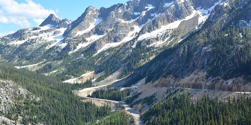 Washington Pass Observation Site, a famous place near North Cascades National Park.