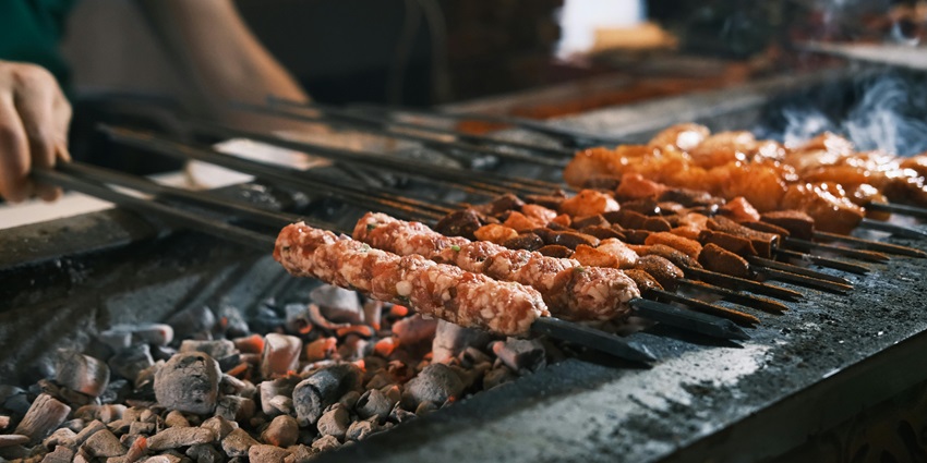 Göreme restaurants offer authentic Turkish cuisine with local ingredients and ambience.