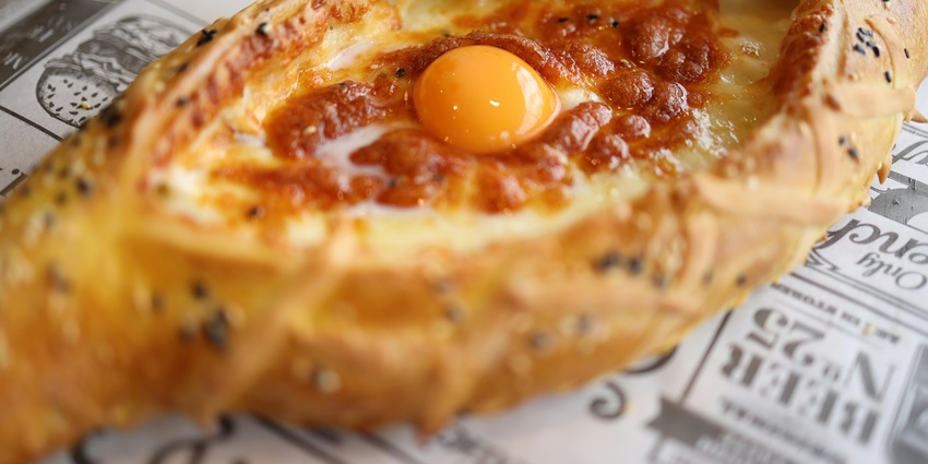 Cosy cafes serving authentic Georgian dishes and local favourites near Narikala Fort.