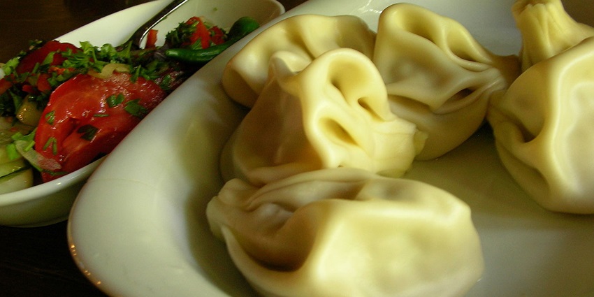Dining near Jvari Monastery offers traditional Georgian dishes and flavours.