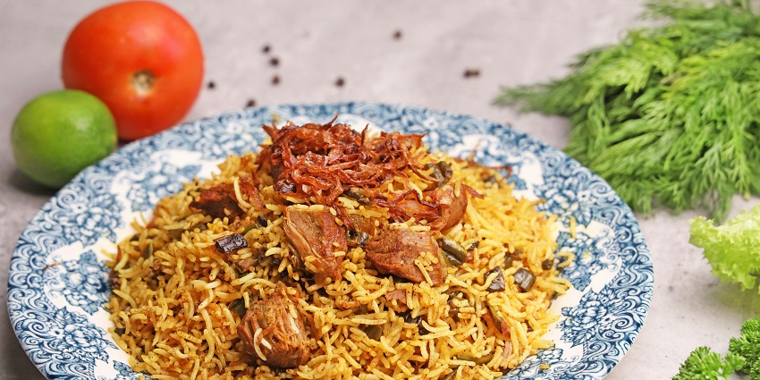 An image of traditional and authentic Maharashtrian food served at Hotel Vishal, Panvel.