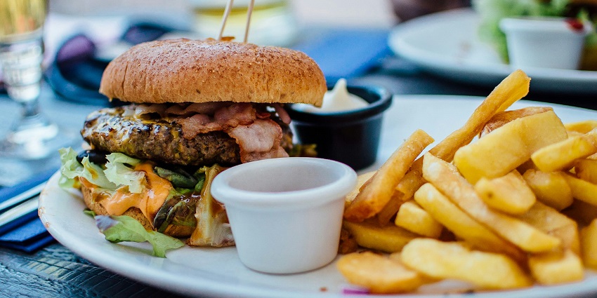 An image of food similar to what’s served at the restaurants around the park