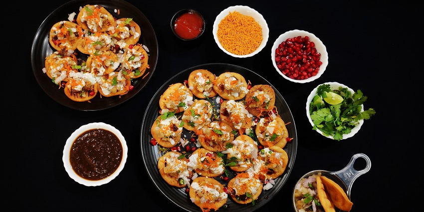 Enjoy the famous delicacies on your trip to the tourist attractions of Maharashtra, India.