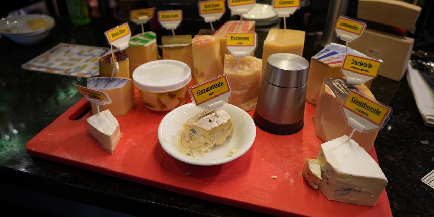 Swiss dining experiences near Ballenberg Museum, featuring traditional dishes and views