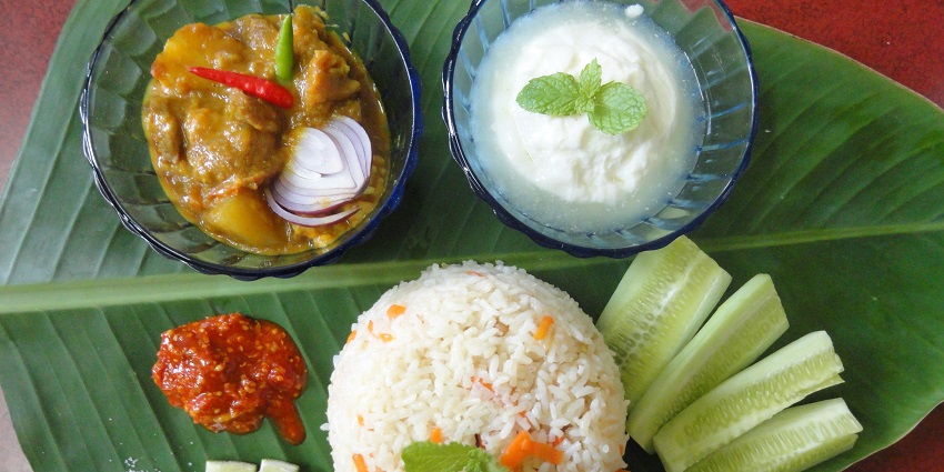 Delicious local cuisine served at restaurants in Hooghly