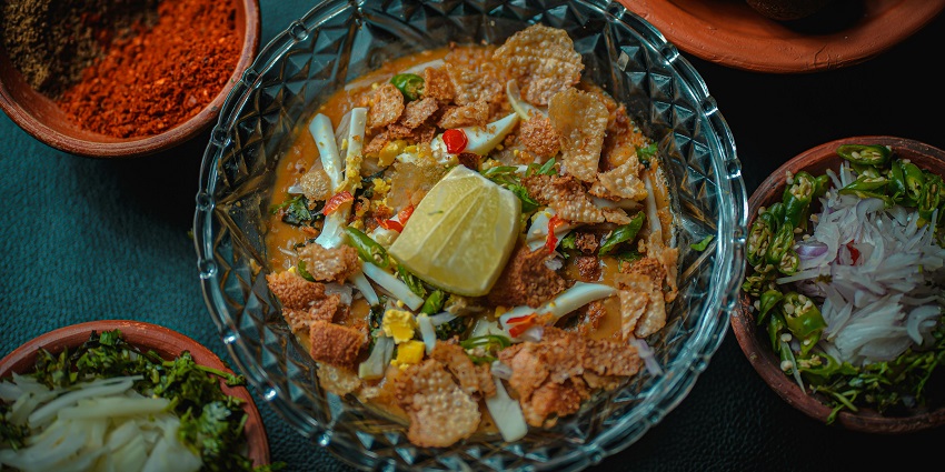 Delicious Indian cuisine, and excellent dining options around the Kankalitala Temple.