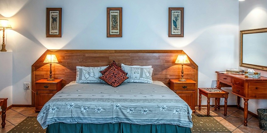 A view of a hotel room near the Birla Industrial & Technological Museum.
