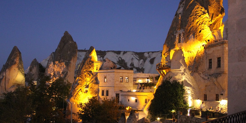 Convenient accommodations offering authentic, historic ambience and attractions.