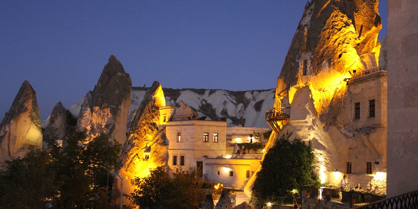 Göreme cave hotels offer unique stays with historical charm and comfort.