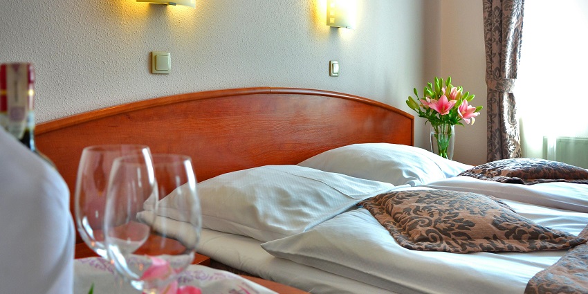An image of a cosy hotel room similar to those available near the National Park.