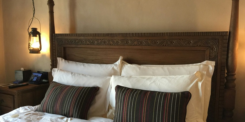 An image of a hotel room, one of the accommodations near the park in Maine, USA.