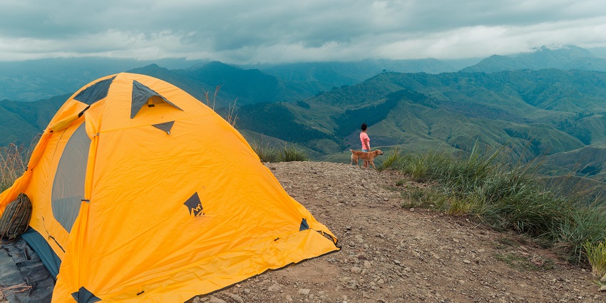 An image of the simple staying facility near the Bhimashankar temple is there for the trekkers