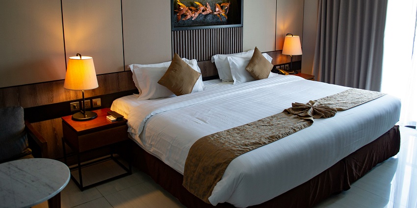 Know the places to stay near Auckland War Memorial Museum in New Zealand