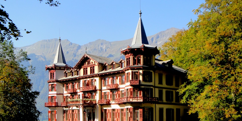 Cozy hotels and charming guesthouses near Lascaux Caves France for comfy stay.