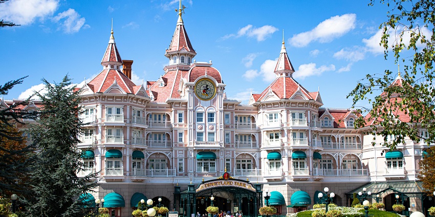 Accommodation near Orsay Museum include hotels, guesthouses, and Parisian apartments.