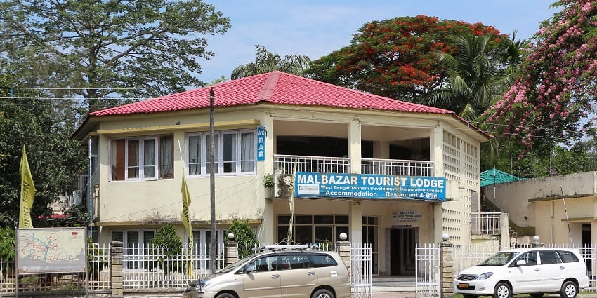A representative image of a tourist lodge located in Mal Bazar, West Bengal.