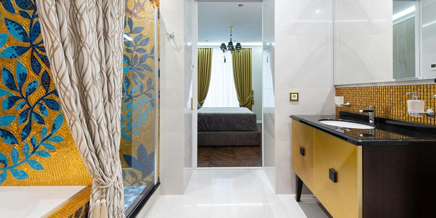 Image of the beautiful cosy bed room in the hotel room near the Markanda Temple