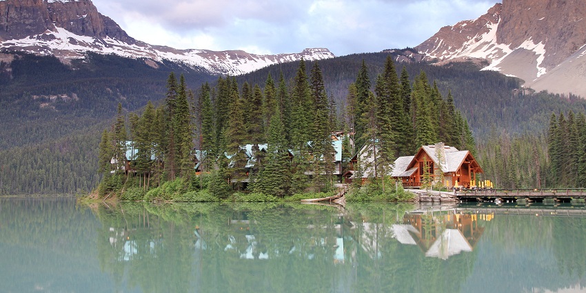 An image of the beautiful Lodges at Emerald Lake, a popular destination near Yoho National Park.