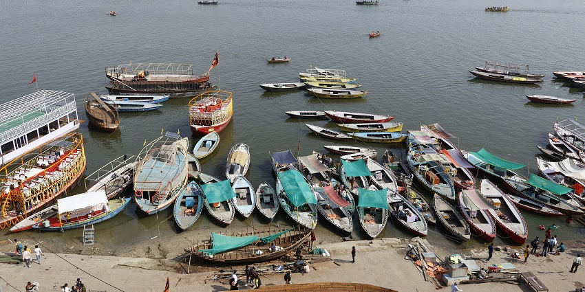 A picture of Dashashwamedh Ghat, one of the popular ghats for its things to do in Varanasi.