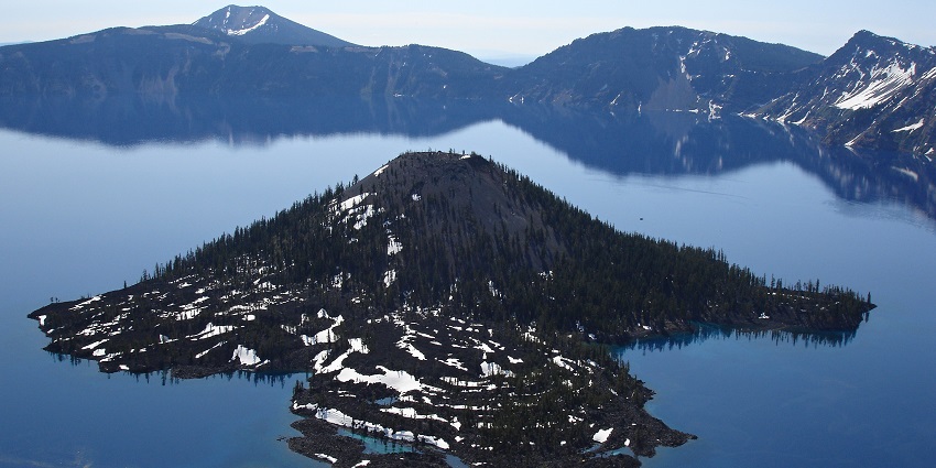Image of the Wizard Island, amongst the best places near Crater Lake National Park Oregon USA